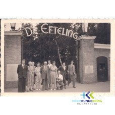 Efteling met oa Dina Damen Stien Seegers-Boerboom -Boerboom sr. - Miets kuppens-Pastoor -Toos ..Pastoor Coll. HKR F000005